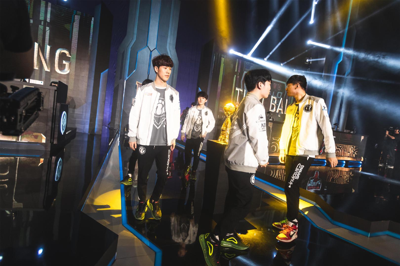 2025英雄联盟职业联赛有新规：增加赛季中期的转会期